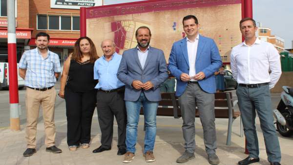 Ciudadanos en una rueda de prensa en los poligonos Ciudadanos en una rueda de prensa en los poligonos