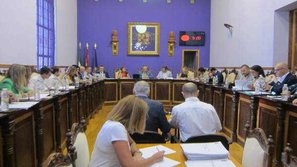 Pleno en el Ayuntamiento de Jaén Pleno en el Ayuntamiento de Jaén