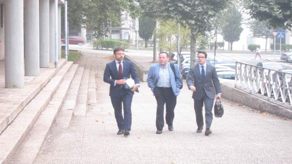 Fernando Rebón a su llegada a los juzgados por el caso Alvia Fernando Rebón a su llegada a los juzgados por el caso Alvia