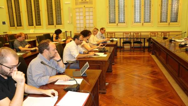 Comisión de Asuntos Institucionales y Generales reunida este miércoles Comisión de Asuntos Institucionales y Generales reunida este miércoles