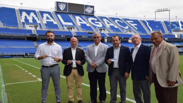 Ruiz Espejo renueva el abono del Málaga CF Ruiz Espejo renueva el abono del Málaga CF