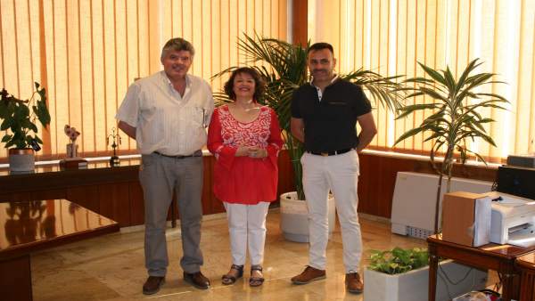 Valenzuela, durante el encuentro con los representantes de la mancomunidad Valenzuela, durante el encuentro con los representantes de la mancomunidad