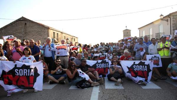 Imagen de la protesta por la que fueron multadas las tres personas Imagen de la protesta por la que fueron multadas las tres personas