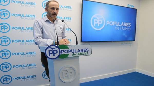 El portavoz del PP en el Ayuntamiento de Bonares, Santiago Ponce. El portavoz del PP en el Ayuntamiento de Bonares, Santiago Ponce.