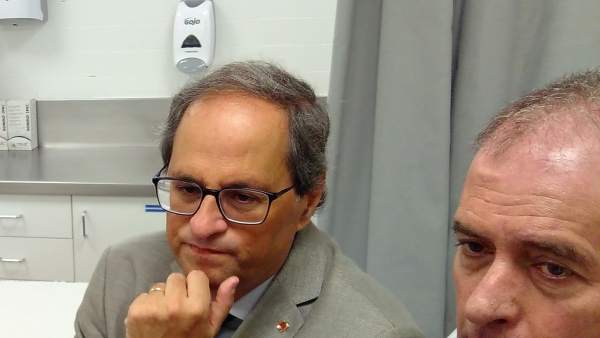 El president de la Generalitat, Quim Torra, y la consellera de Salut, Alba Vergés, en el CAP La Mina de Sant Adrià del Besòs. El president de la Generalitat, Quim Torra, y la consellera de Salut, Alba Vergés, en el CAP La Mina de Sant Adrià del Besòs.