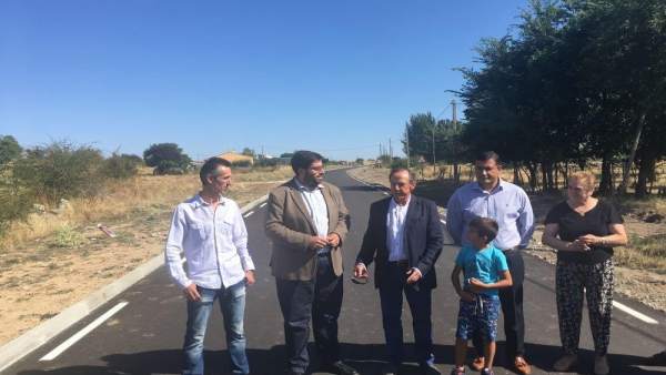 El presidente de la Diputación de Ávila visita las obras en Casasola 13-9-18 El presidente de la Diputación de Ávila visita las obras en Casasola 13-9-18