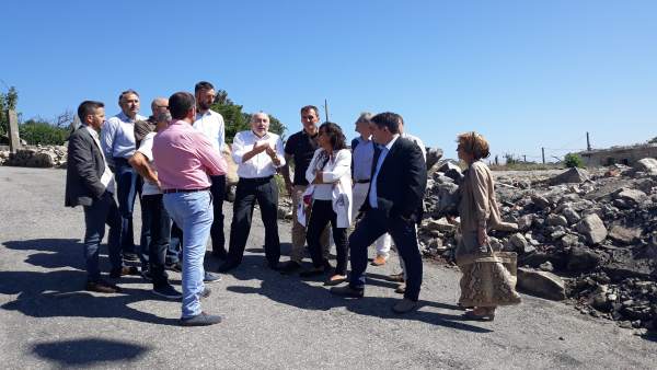 Javier Losada visita la zona cero de la explosión pirotécnica de Tui Javier Losada visita la zona cero de la explosión pirotécnica de Tui