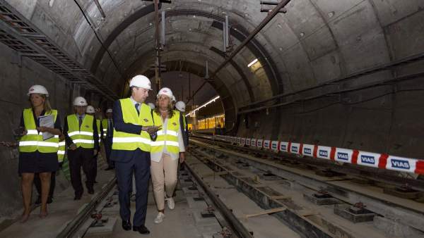 La consejera de Transportes, Rosalía Gonzalo, en unas obras de Metrosur La consejera de Transportes, Rosalía Gonzalo, en unas obras de Metrosur