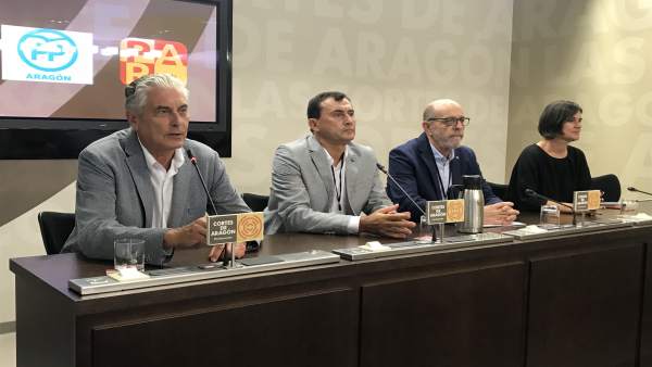 Rueda de prensa de PP, PAR y Stop Sucesiones Rueda de prensa de PP, PAR y Stop Sucesiones