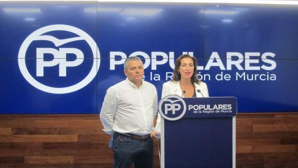 Jesús Cano y Nuria Fuentes, en rueda de prensa Jesús Cano y Nuria Fuentes, en rueda de prensa