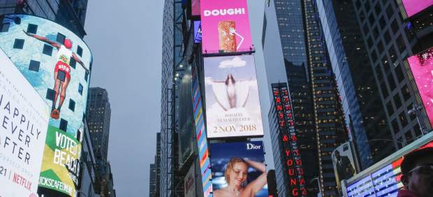 Rosalía anuncia su nuevo disco en las pantallas de Times Square