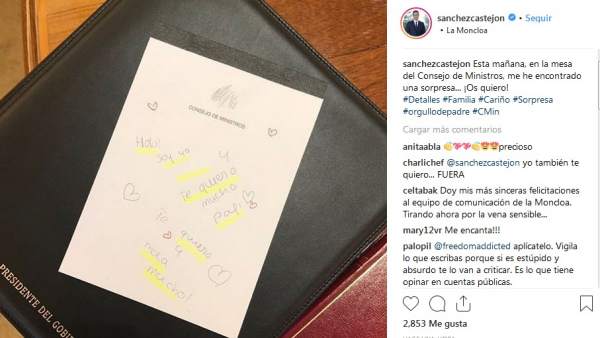 Nota de las hijas de Pedro Sánchez Nota de las hijas de Pedro Sánchez