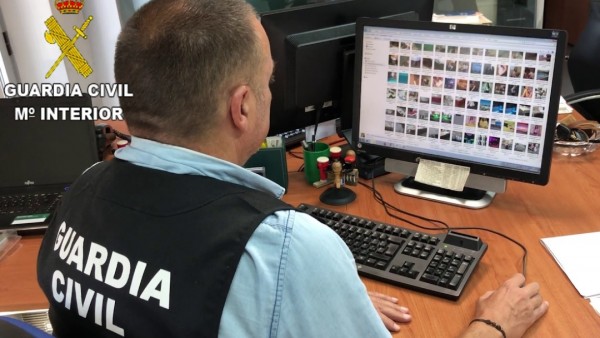 Agente de la Guardia Civil Agente de la Guardia Civil