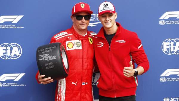 Kimi Räikkönen y Mick Schumacher Kimi Räikkönen y Mick Schumacher