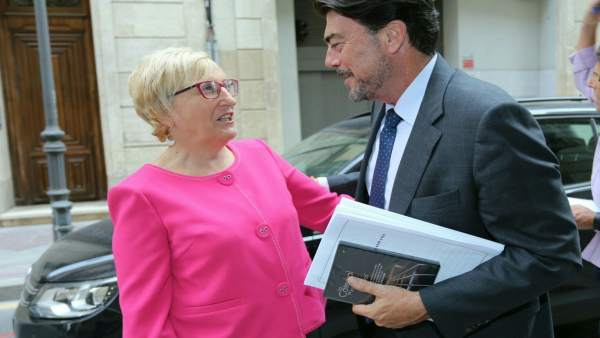 Reunión entre la consellera y el alcalde Reunión entre la consellera y el alcalde