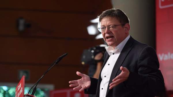 Ximo Puig durante su discurso en la Festa de la Rosa de PSPV Ximo Puig durante su discurso en la Festa de la Rosa de PSPV