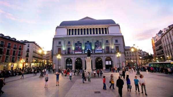 Vistas del Teatro Real de Madrid. Vistas del Teatro Real de Madrid.