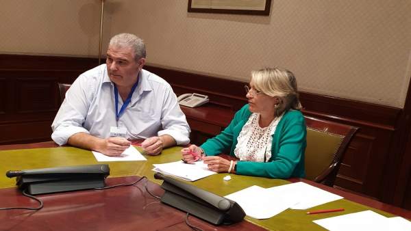 El secretario general de UPA Huelva, Manuel Piedra, junto a Josefa González Bayo El secretario general de UPA Huelva, Manuel Piedra, junto a Josefa González Bayo