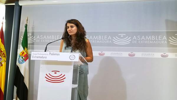 Irene de Miguel en rueda de prensa este miércoles en Mérida Irene de Miguel en rueda de prensa este miércoles en Mérida