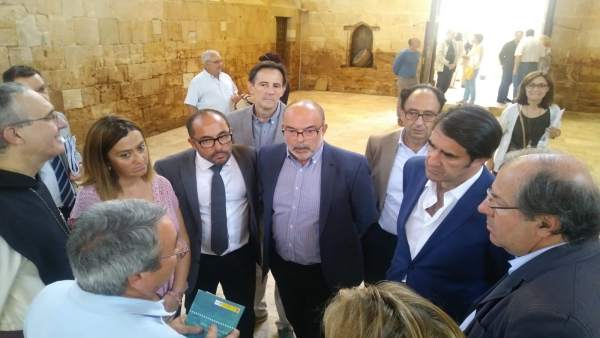 Instituciones presentes en la visita a Santa María de Huerta. 19-8-2018 Instituciones presentes en la visita a Santa María de Huerta. 19-8-2018