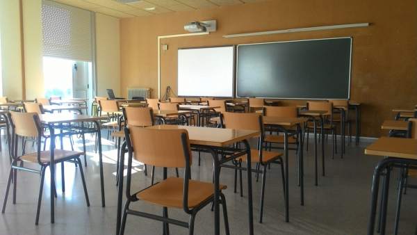 Aula vacía en el IES de Brión Aula vacía en el IES de Brión