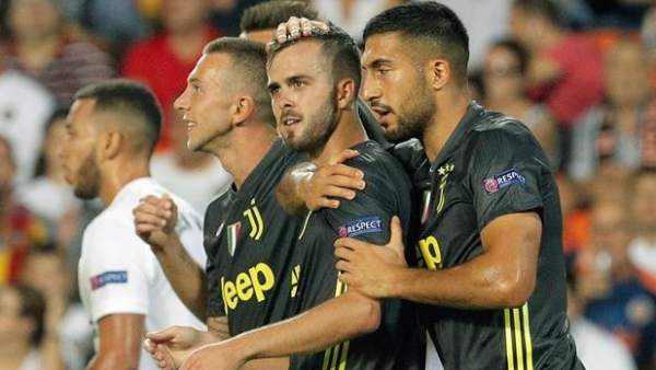 Pjanic celebra un gol en Mestalla. Pjanic celebra un gol en Mestalla.