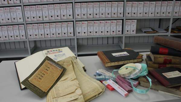 Material administrativo y otros documentos donados Material administrativo y otros documentos donados