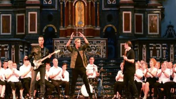 Les Veus de la Memòria, con la banda tributo a U2 Les Veus de la Memòria, con la banda tributo a U2