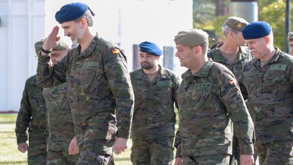 Visita del Rey Felipe VI a la base militar de 'El Copero' Visita del Rey Felipe VI a la base militar de 'El Copero'