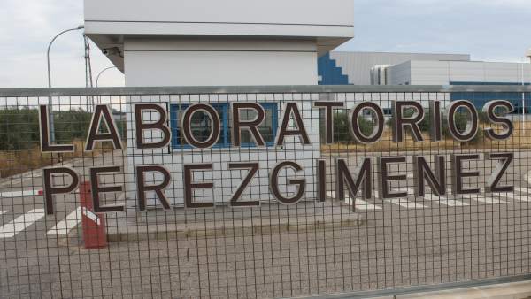Entrada de la farmacéutica Pérez Giménez Entrada de la farmacéutica Pérez Giménez