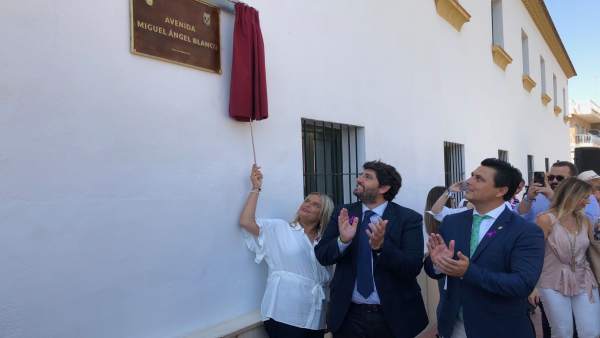 López Miras preside el acto de presentación avenida Miguel Ángel Blanco López Miras preside el acto de presentación avenida Miguel Ángel Blanco