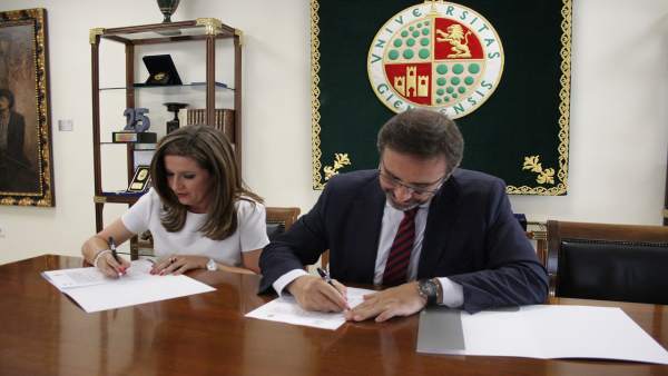 Firma del acuerdo entre UJA y Educación Firma del acuerdo entre UJA y Educación