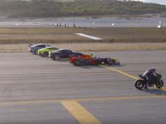 Una carrera enfrenta a un F1, tres deportivos, dos aviones y una moto