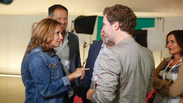 Mayte Pérez y Alfredo Hernando. Mayte Pérez y Alfredo Hernando.