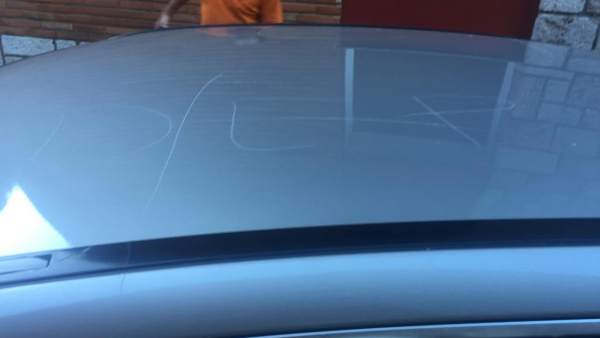 Imagen del coche rayado. Imagen del coche rayado.