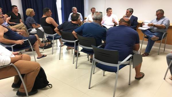 Reunión del PP con pescadores en Barbate (Cádiz) Reunión del PP con pescadores en Barbate (Cádiz)