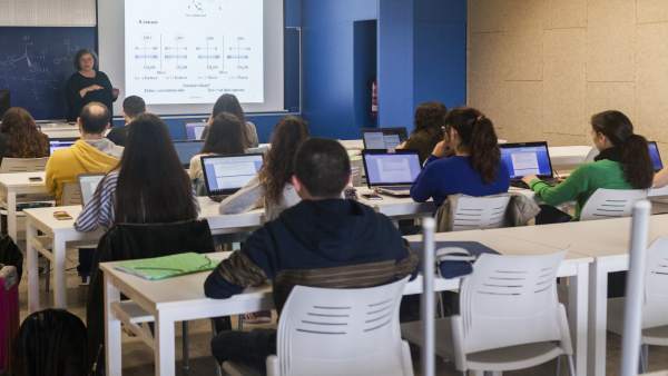 Estudiantes de la UPO Estudiantes de la UPO