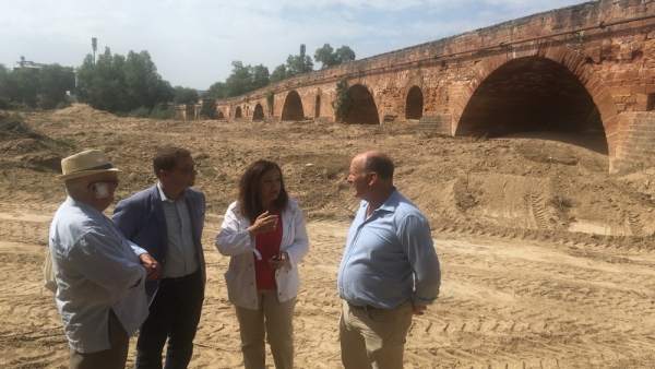 Visita a las obras en el Guadalquivir a su paso por Andújar (Archivo) Visita a las obras en el Guadalquivir a su paso por Andújar (Archivo)