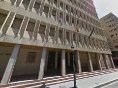 Retiran la pensión paterna a una chica de 24 años porque suspende todas las asignaturas