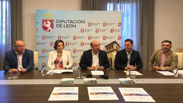 Presentación del Coloquio sobre Geografía del Turismo. Presentación del Coloquio sobre Geografía del Turismo.