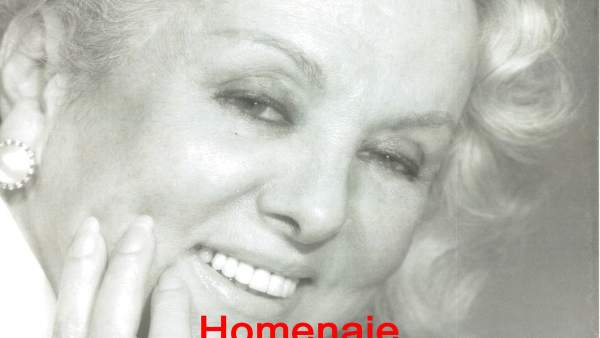 Cartel con el homenaje a María Luisa Ponte. Cartel con el homenaje a María Luisa Ponte.