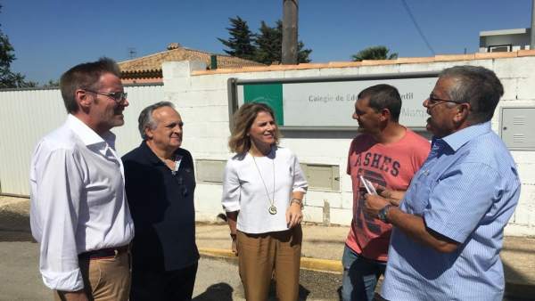 Ana Mestre a las puertas del CEI El Mrquesado en Puerto Real Ana Mestre a las puertas del CEI El Mrquesado en Puerto Real