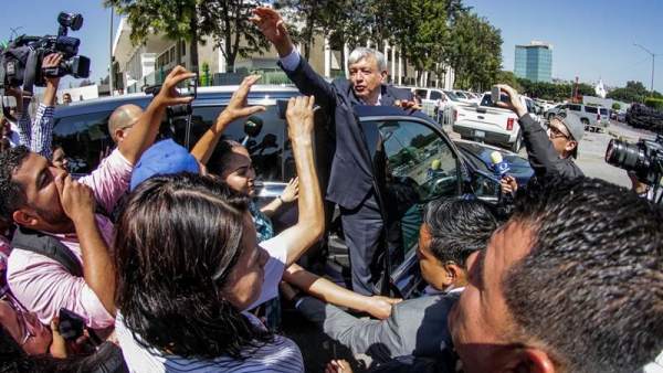 López Obrador en Tijuana, México López Obrador en Tijuana, México