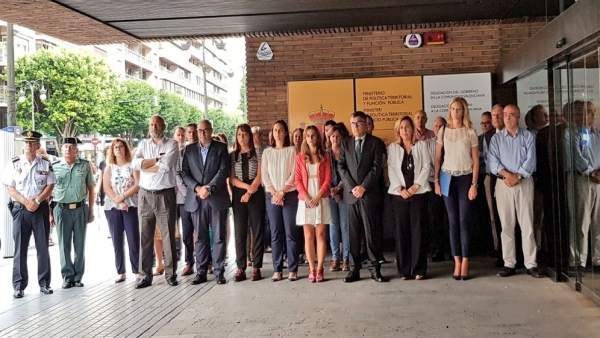 Minuto de silencio por las víctimas de violencia de género de Castelló Minuto de silencio por las víctimas de violencia de género de Castelló