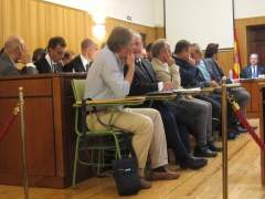 Los acusados, durante el primer día del juicio.