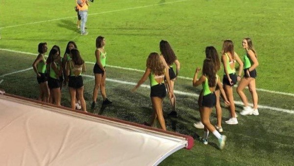 Recogepelotas en shorts