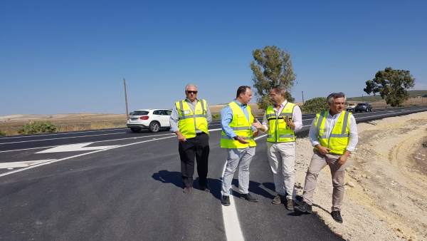 Felipe López en la carretera A-384 en Arcos Felipe López en la carretera A-384 en Arcos