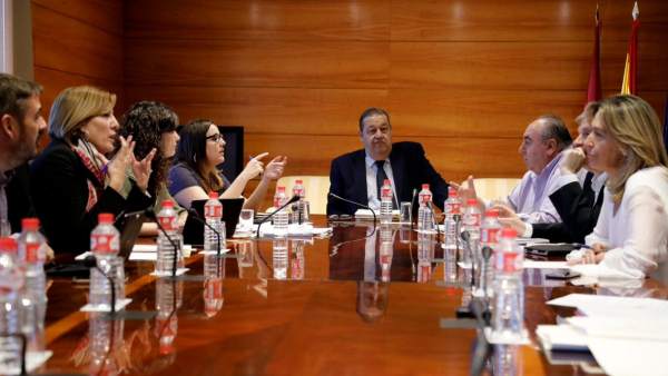 Reunión de la Mesa de las Cortes Reunión de la Mesa de las Cortes