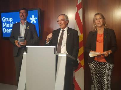 Jordi Martí, Xavier Trias y Neus Munté (PDeCAT) en rueda de prensa.