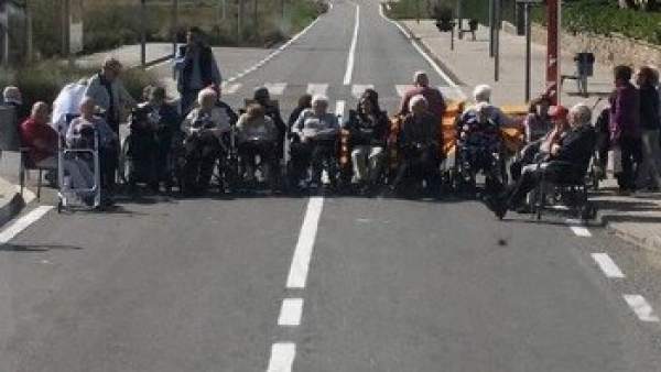 Un grupo de jubilados en l´Estany Un grupo de jubilados en l´Estany